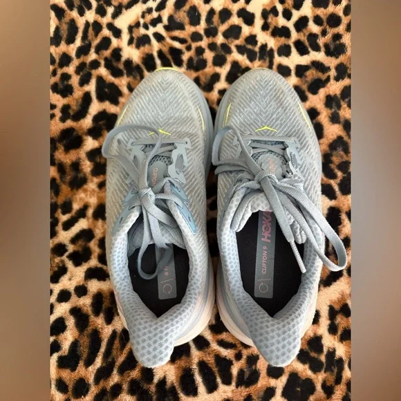 Hoka Women’s Clifton 9 size 6B Light Blue with Neon Yellow Accents Running Shoes - Picture 3 of 5